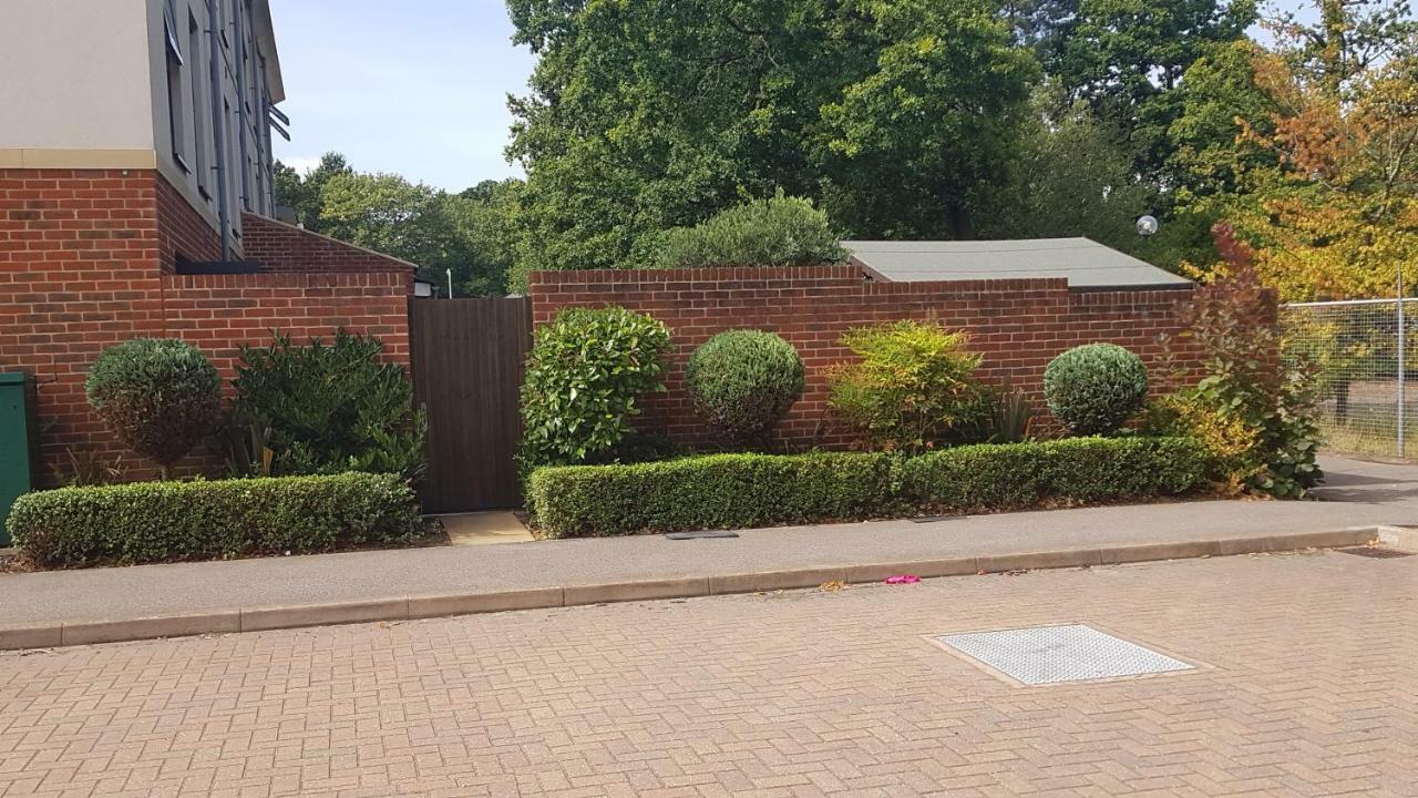 Sunderland Place Фарнбъро Екстериор снимка